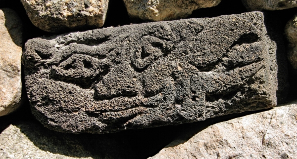 Têtes sculptées