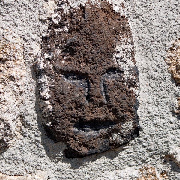 Têtes sculptées