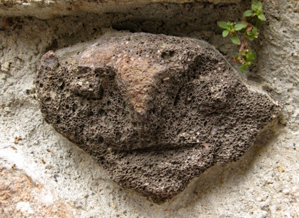 Têtes sculptées