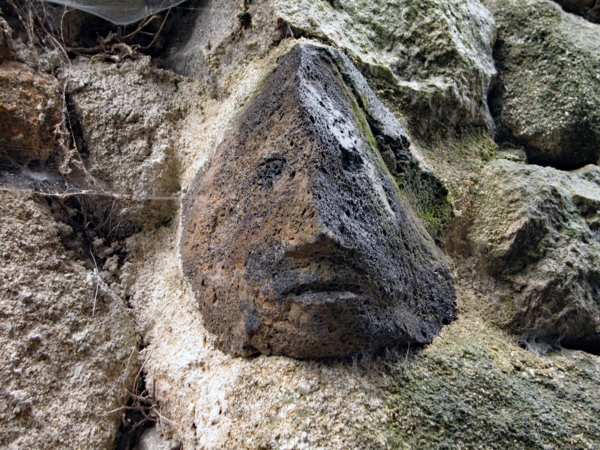 Têtes sculptées