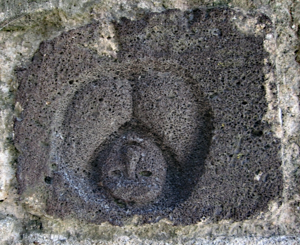 Les têtes sculptées