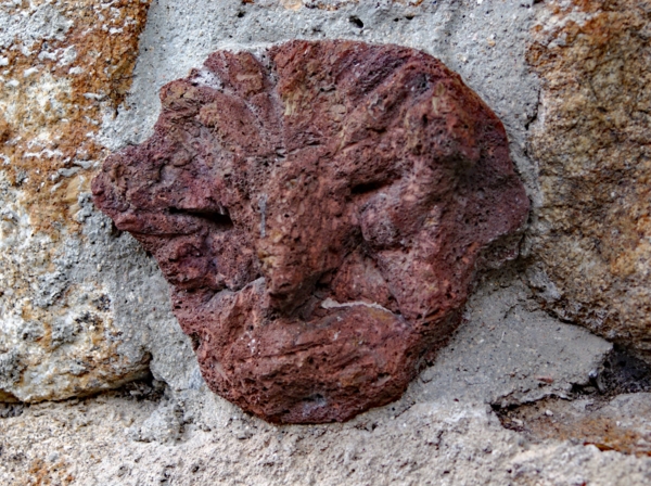 Têtes sculptées