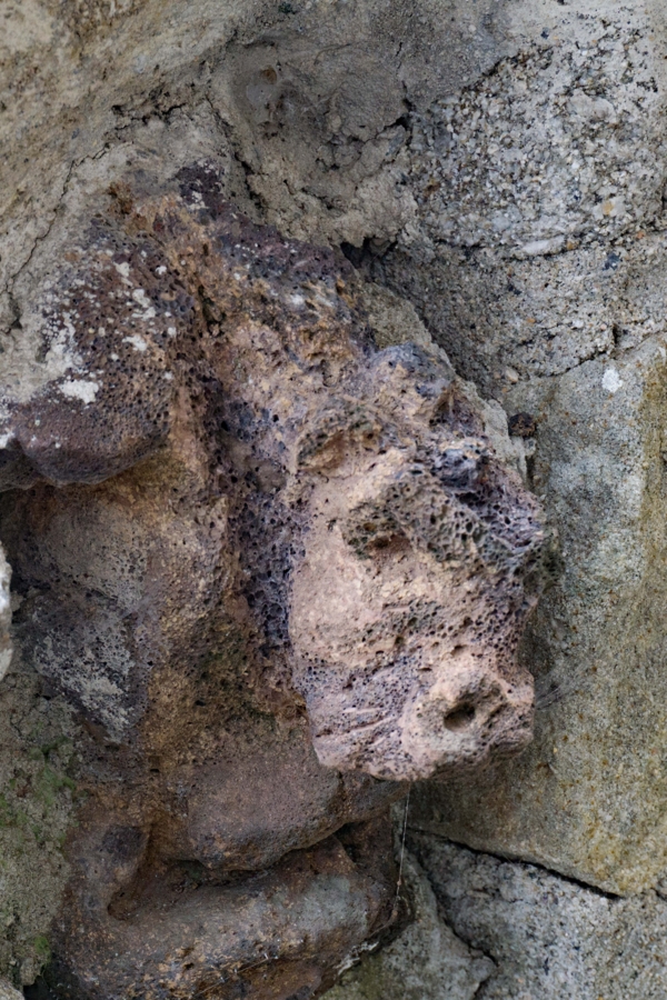 Têtes sculptées
