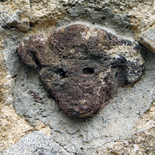 Têtes sculptées